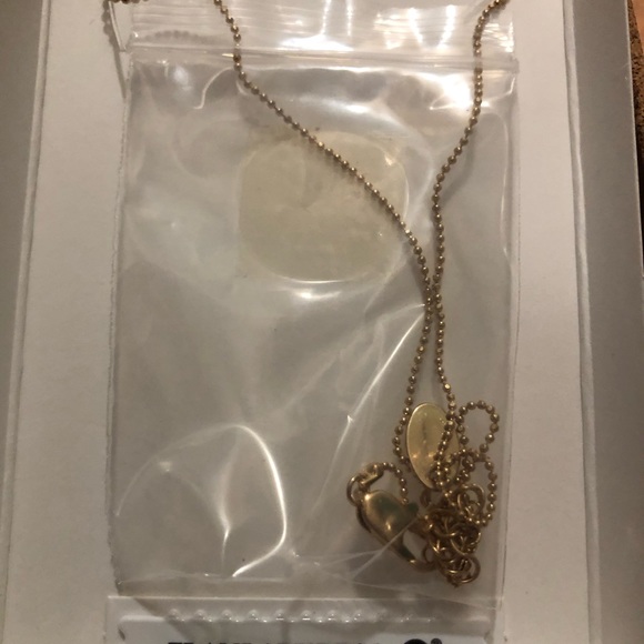 C initial necklace - Picture 4 of 4